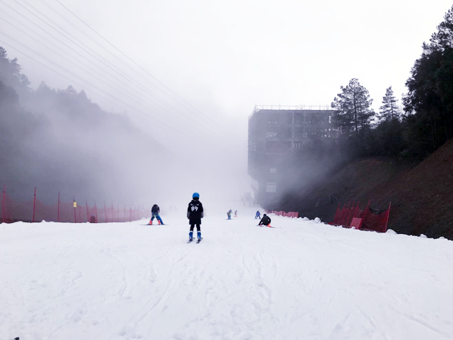 万盛奥陶纪景区 重庆滑雪  免费滑雪