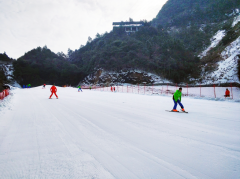 重庆滑雪攻略来了 万盛奥陶纪景区免费滑雪略胜