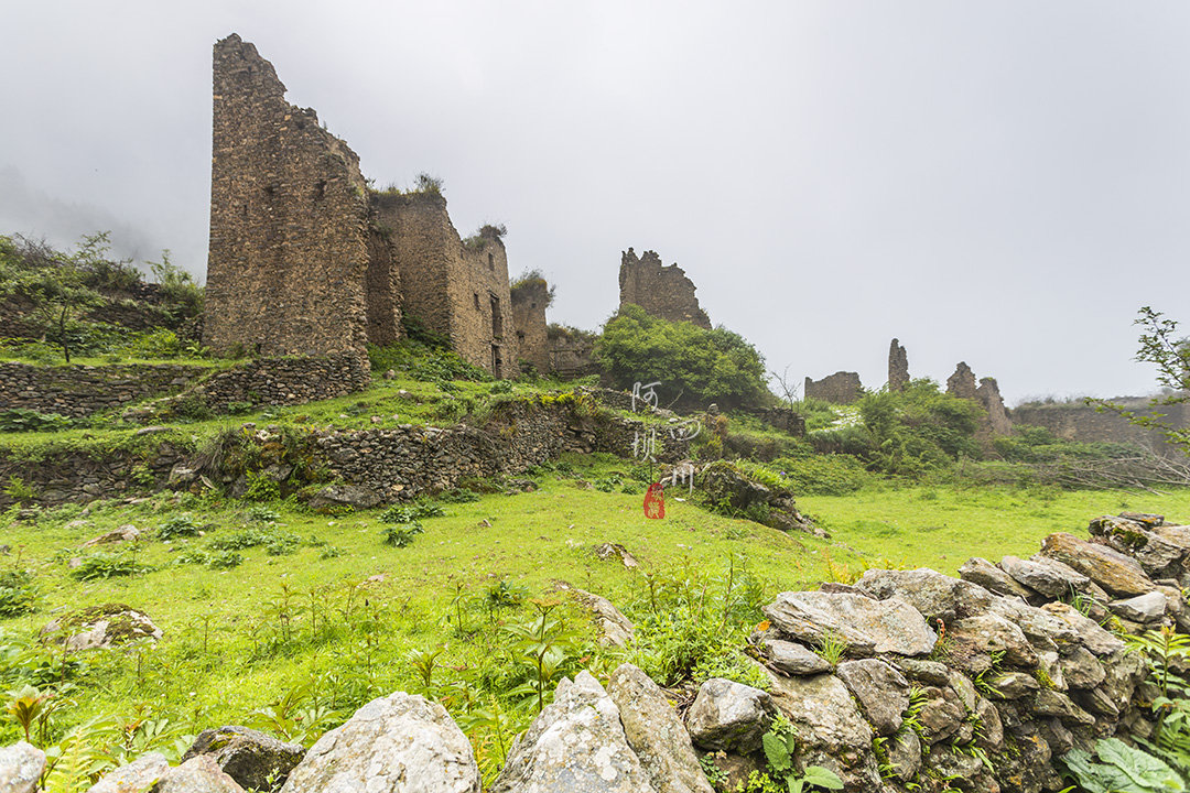 去阿坝探秘云朵上的民族,一位羌族大爷为我唱了一首听不懂的歌